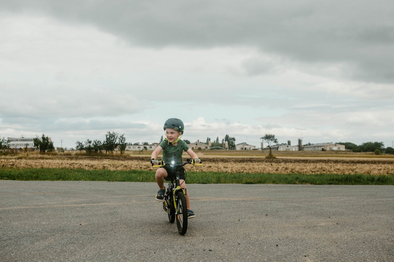 Optimiser la sécurité de son enfant avec un casque de vélo