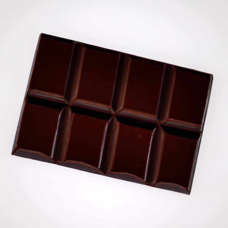 Scopri i poteri segreti del cioccolato fondente: beneficio per la salute!