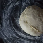 pissaladiere simple et rapide — Pissaladière simple et rapide : oignons fondus et pâte sans repos